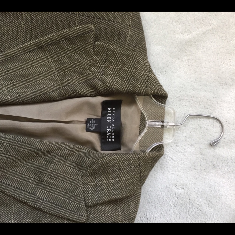 Ellen Tracy suit